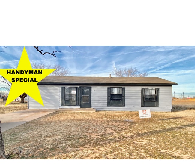 Building Photo - Handyman Special $0 First Month's Rent / “...