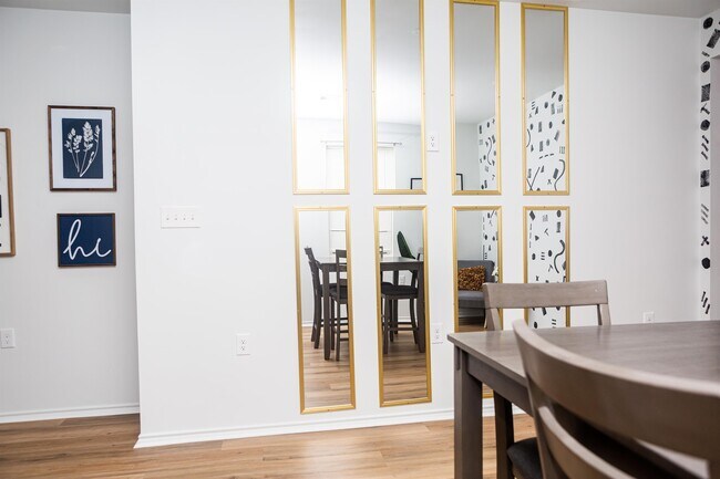 Photo - 1933 Industry St