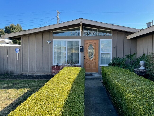 Building Photo - 1150 Pecos Way Unit Main