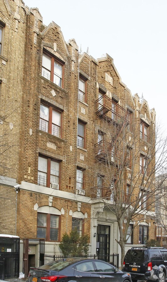 Photo - William Reid Apartments