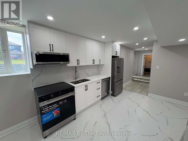 Photo - 218 Mapleside Dr