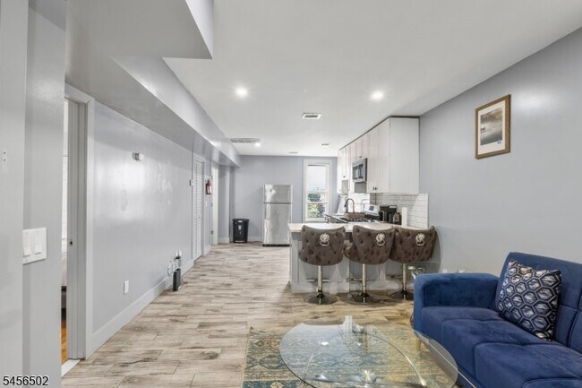53 2nd Ave Unidad 2