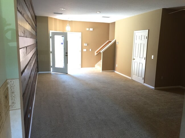 Photo - 6813 Misty View Dr