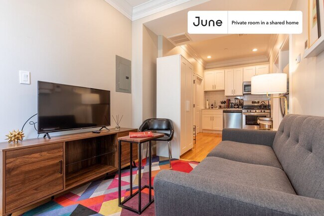 Room in Shared 3 bed/1 bath home in North End