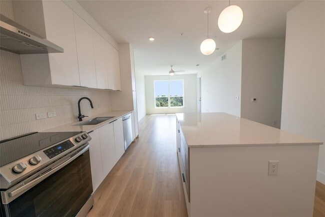 Photo - 1701 Simond Ave Ave Unit 438