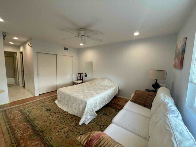 Photo - 5334 Lindley Ave