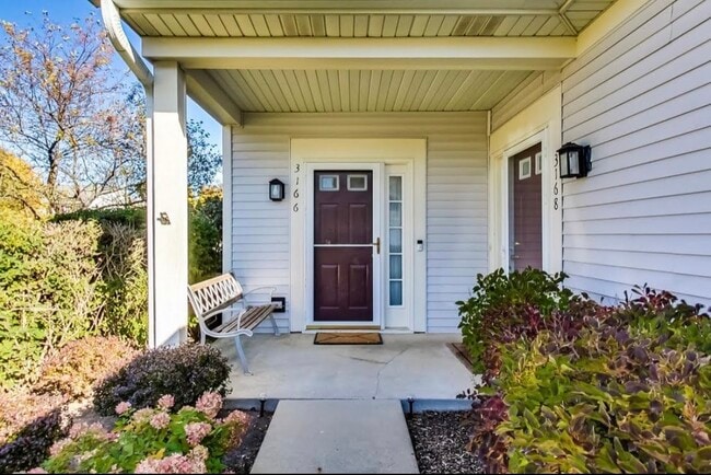 Building Photo - 3166 Falling Waters Ln Unit 3166 Condo