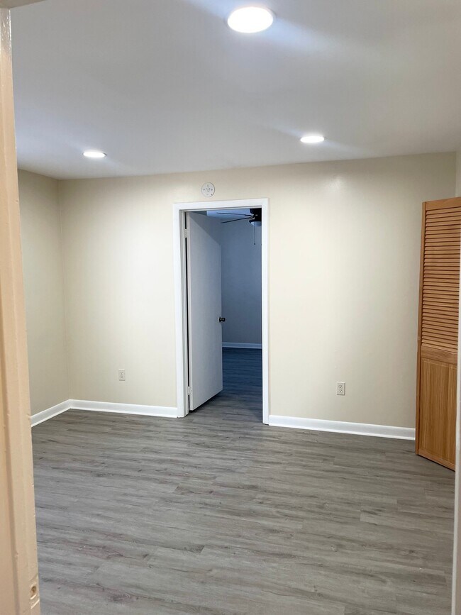 5515 Summerfield Ave Unit 2