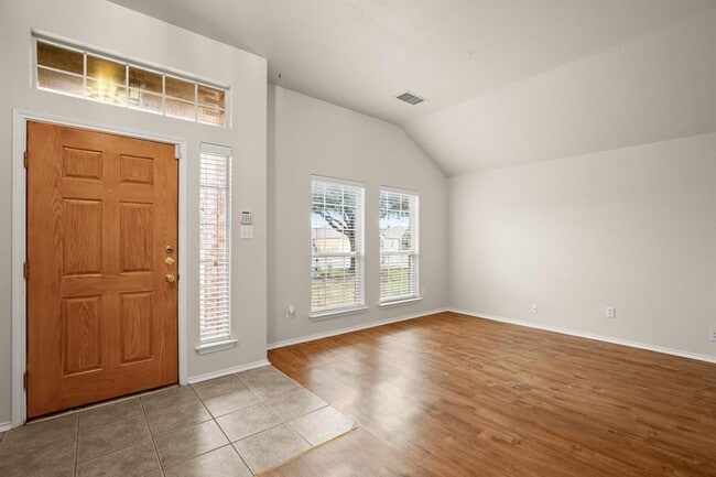 Photo - 107 Aguilar Dr