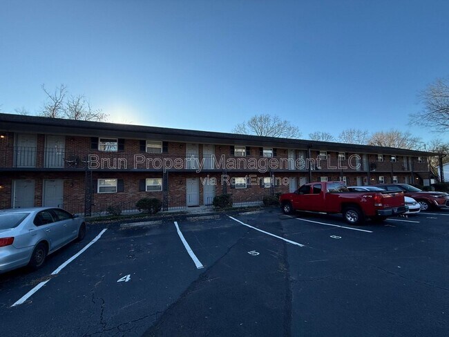 Building Photo - 4227 Coster Rd Unit 15