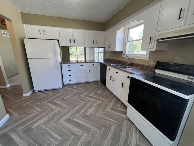 Photo - Beautiful 2 Bedroom & 2 Bath Duplex in Shipshewana