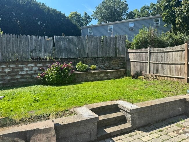 Photo - 322 Lowell St