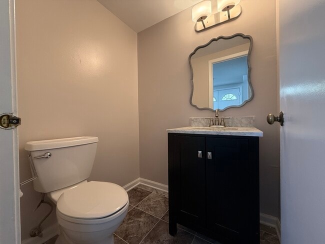 Photo - 612 Newbury Ln