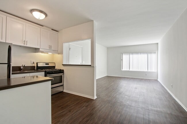 Photo - 1432 16th St, prime Santa Monica location,...