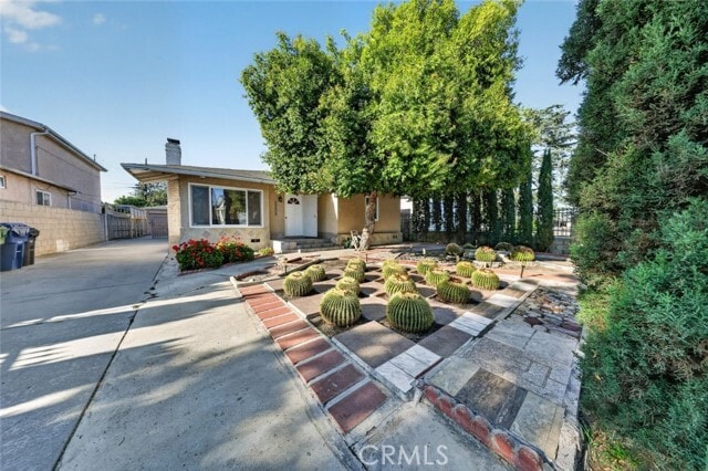 Photo - 11407 Delano St