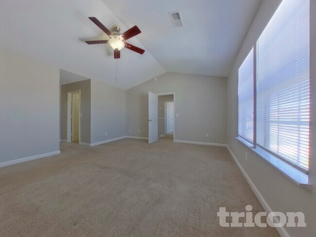 Photo - 390 Fox Trot Dr