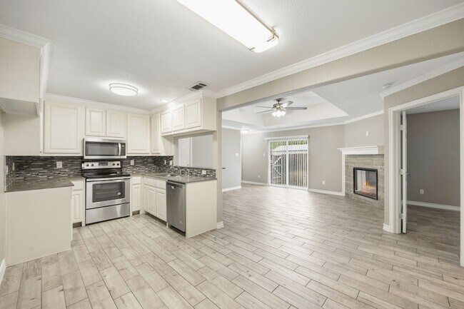 521-525 Gilcrease Street Unit