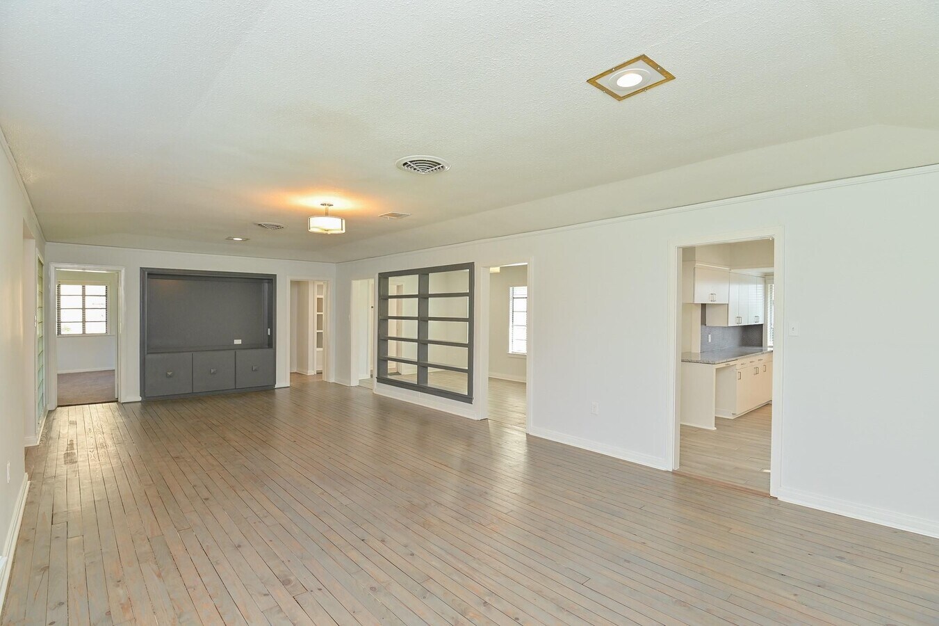 Photo - 3742 Charleston St