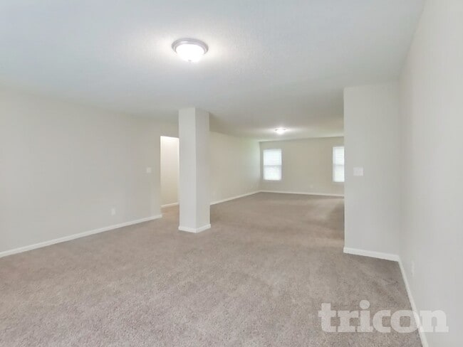 Photo - 2880 Lakestream Dr