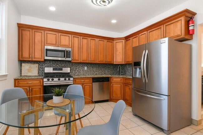 Photo - 1402 8th St Unit 2