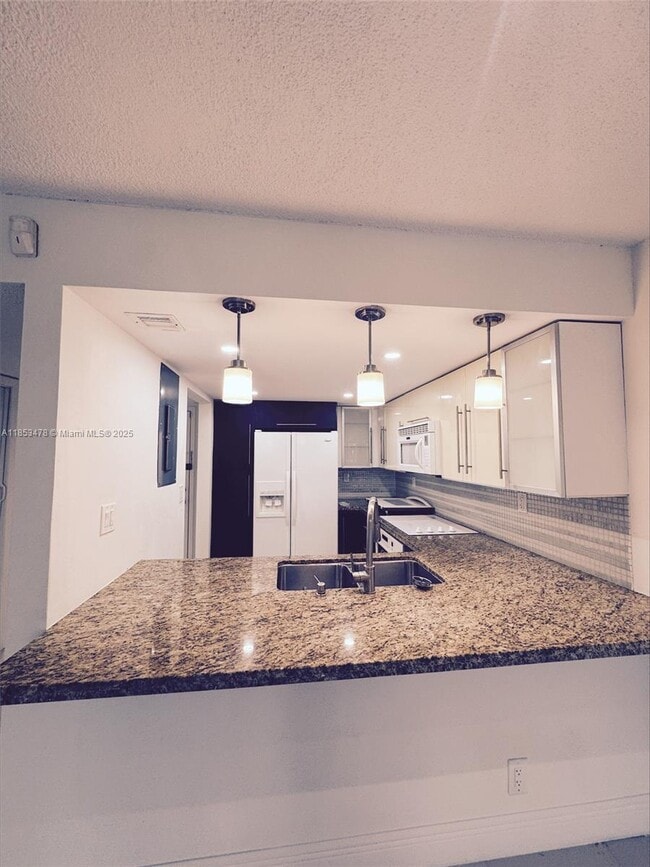 Building Photo - 100 Lakeview Dr Unit 113 Rental