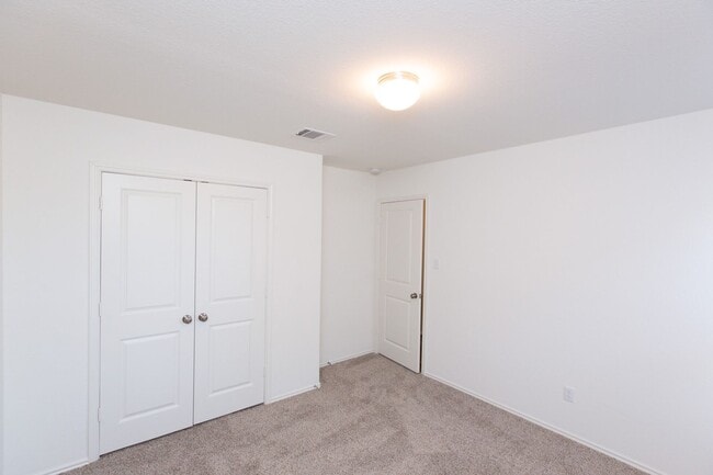 Photo - 1003 Honey Locust Wy