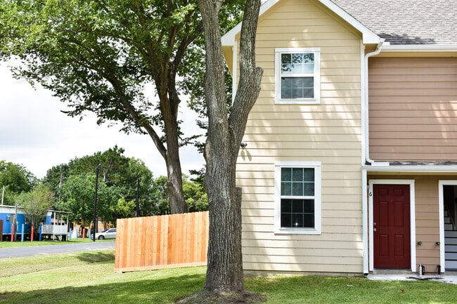 Photo - 4702 11th St Townhome