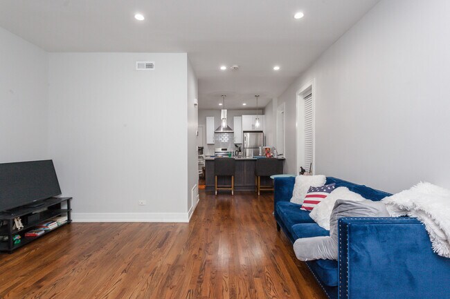 Photo - 2045 N Wolcott Ave Unit 1F