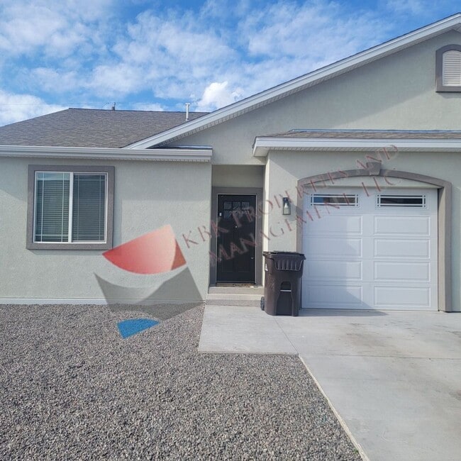 Building Photo - Mak-1711 &amp; 1713 W. 8th Unit Mak-1711 W. 8th Street