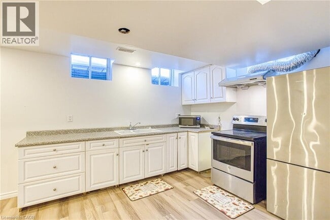 Photo - 72 Nanaimo Cres