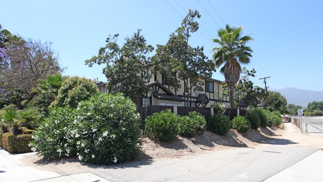 Photo - Trailside Apartments