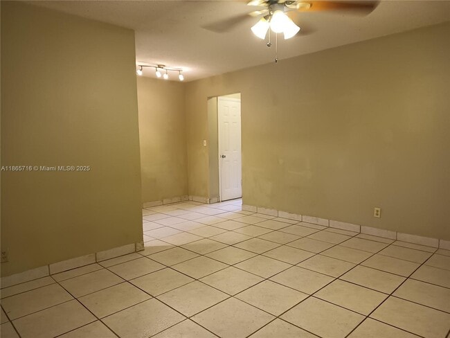 Photo - 1702 McKinley St Unit 3