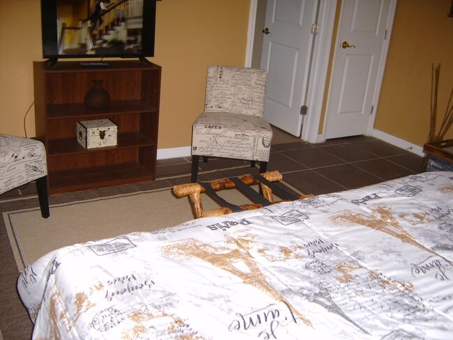 Master Bed & Bath - 13801 Pierres Ct
