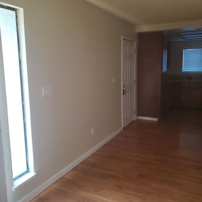 Photo - 917 Panama Dr