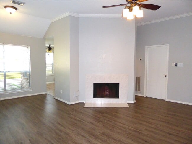 Photo - 6418 New World Dr