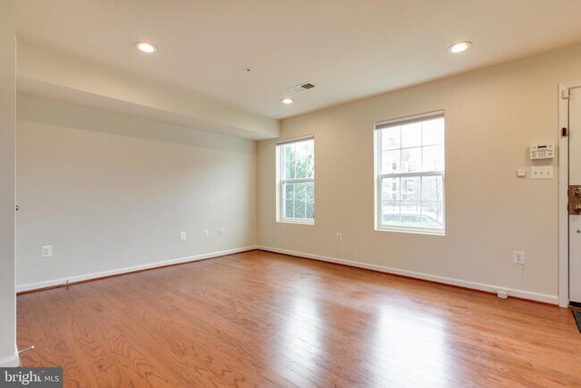 Photo - 7920 Blue Stream Dr