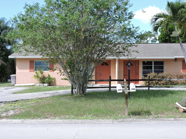 Building Photo - 9046 SE Parkway Dr