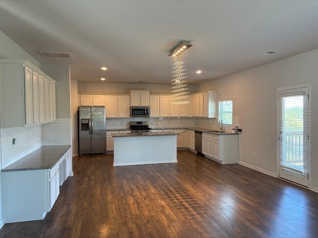 Photo - 407 Lakemont Dr