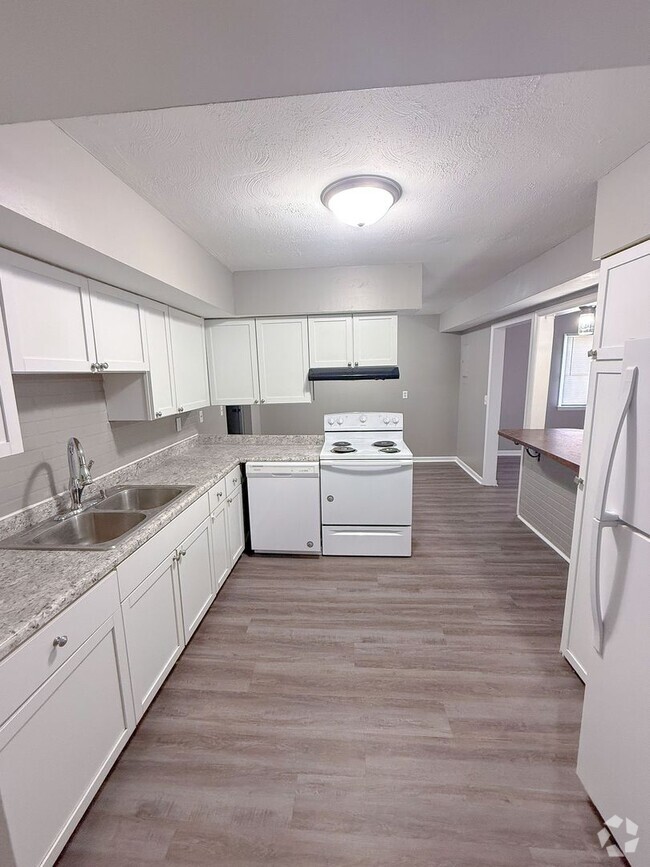 Building Photo - 4 bedroom 1.5 bath Rental