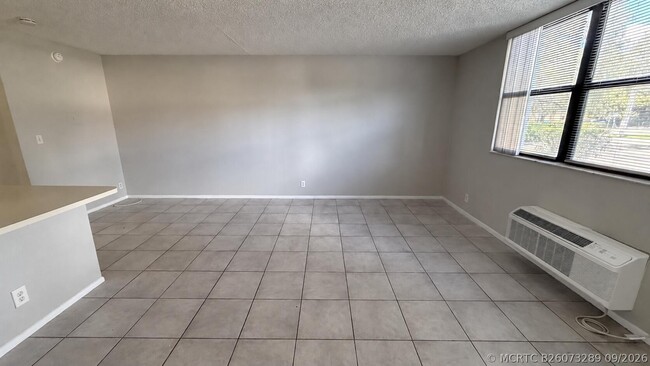 Photo - 2501 Riverside Dr Unit 118-A