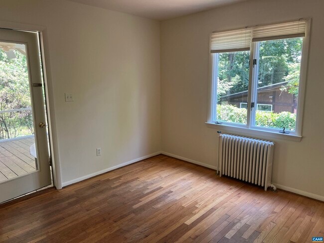 Photo - 1429 Gentry Ln