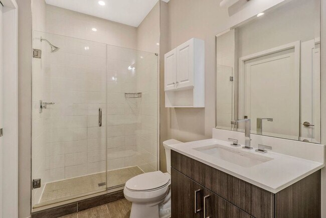 Photo - 1350 Maryland Ave NE