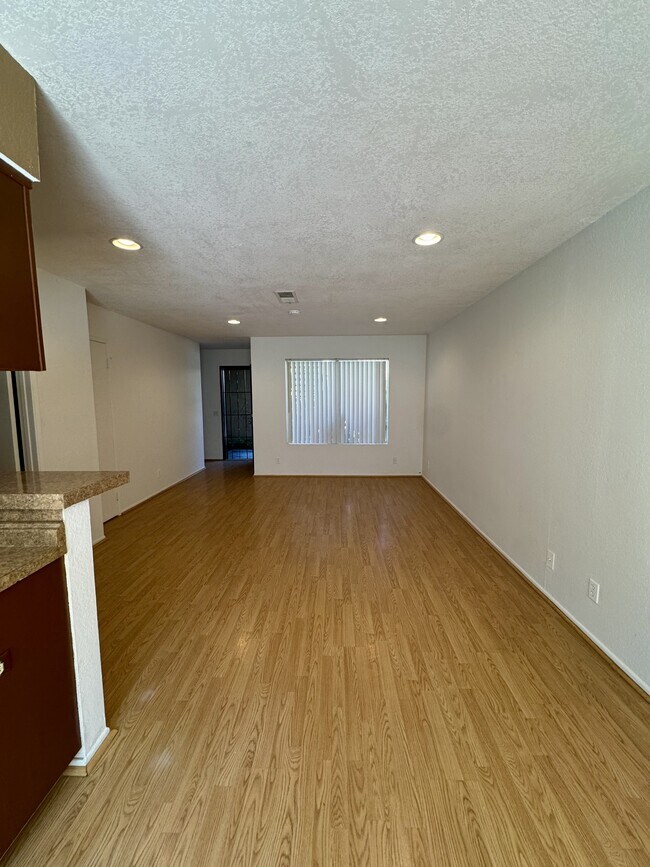 Photo - 1231 W Hillandale Ave