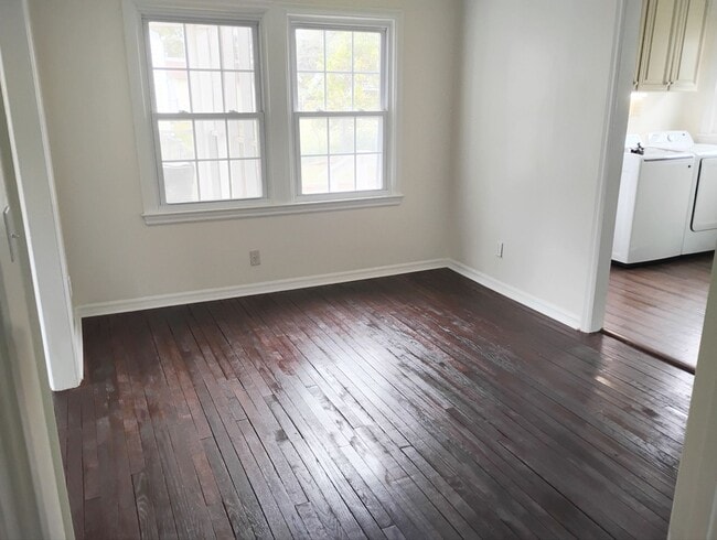 Photo - Stunning 3 Bedroom/2 Bath Awaits You