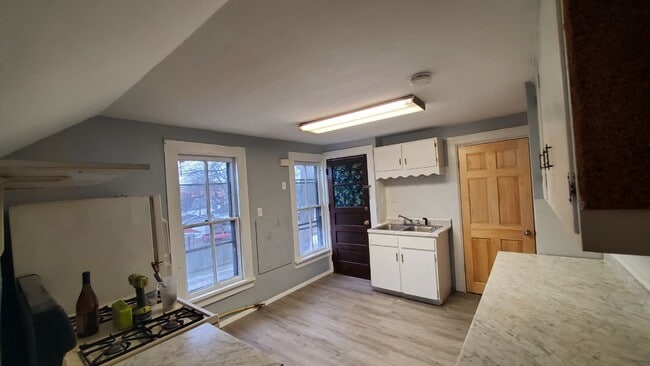 Photo - 419 Delaware Street Unidad Rear Upper