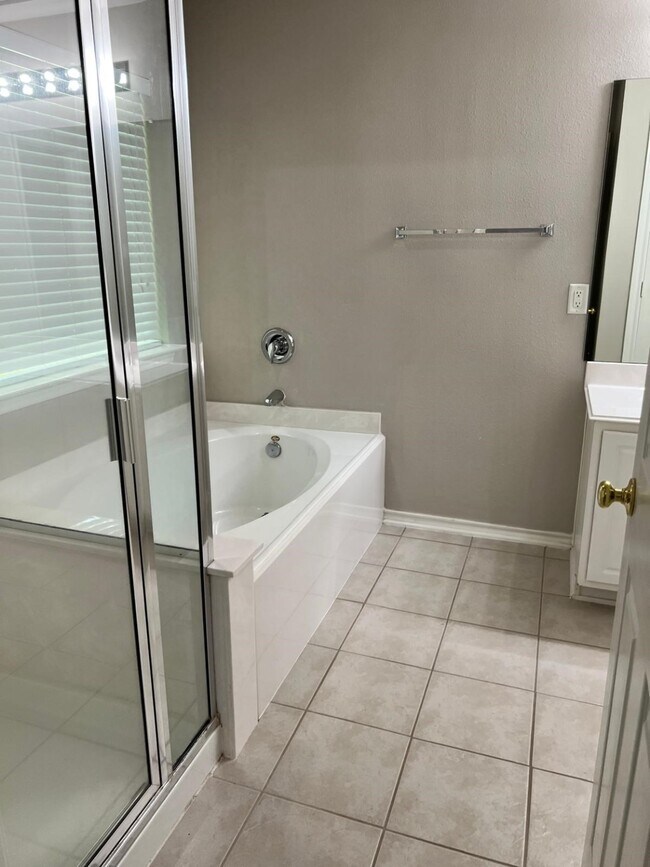 Building Photo - 114 N Camellia Grove Cir