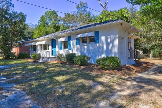 Photo - 2128 Knightsbridge Rd