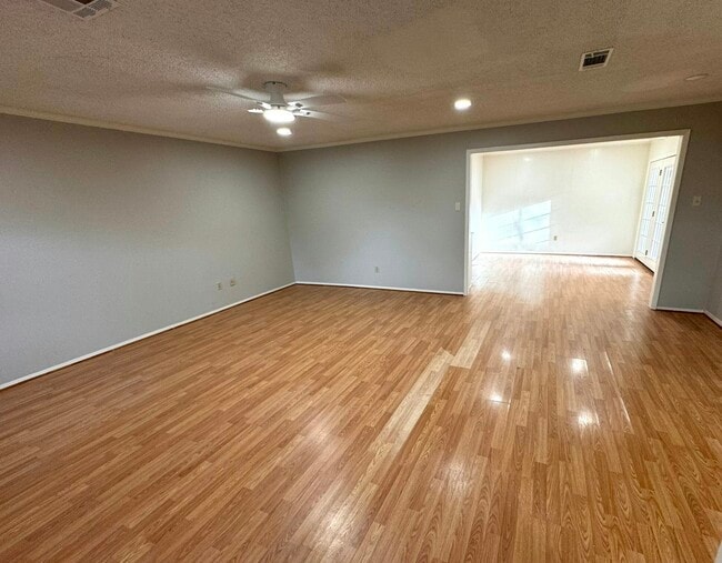Photo - 6401 Landmark Dr