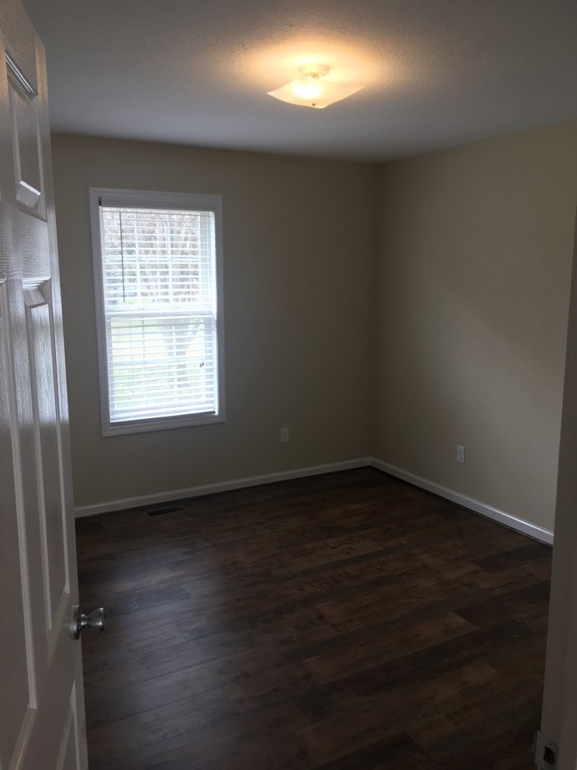 Murales escolares del vecindario de Logan Heights en el Campus Educativo Memorial - 26 Carol Ln Unidad 3