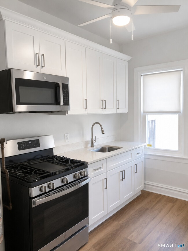 347 Greenwich Ave